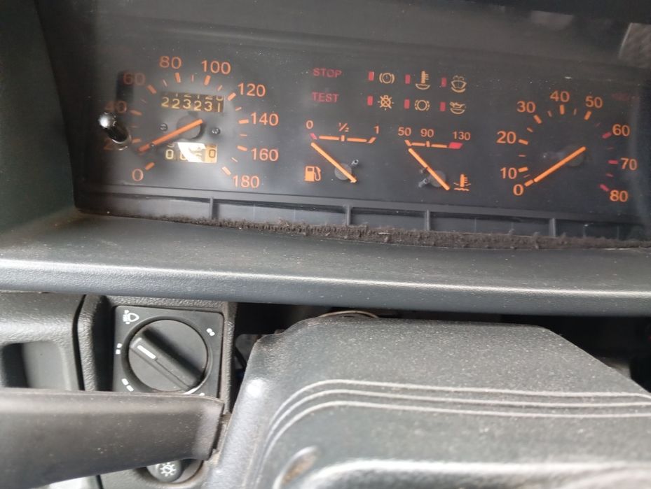 ВАЗ 21083 інжектор 2001 року.