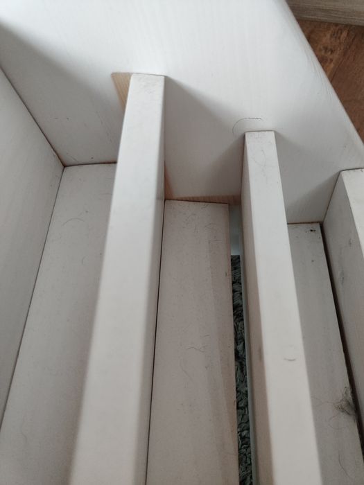 Книжкова шафа полиця монтессорі