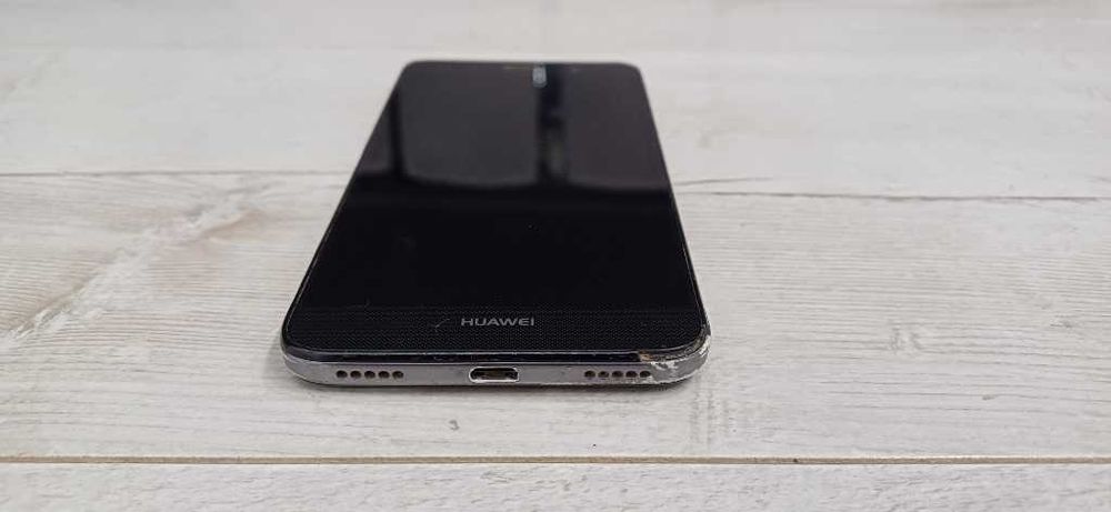 Smartfon Telefon Huawei Y6 SCL-L01 8GB + SD 16 GB 8+ 2 MP LTE