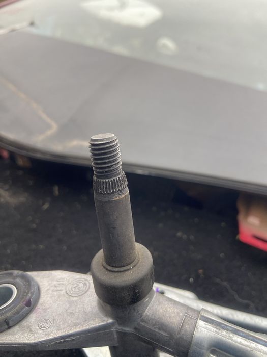 Трапеція двірників Tesla Model 3 рест/дорест та Model Y