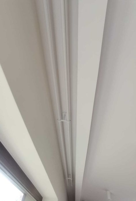 Karnisze białe metalowe Inspire nowe