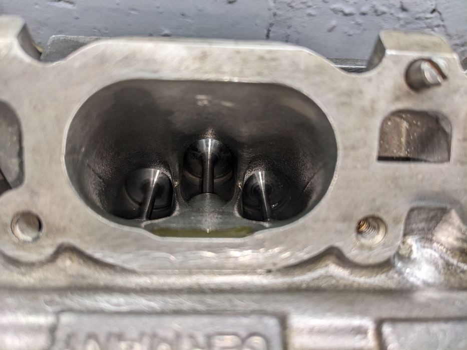 ГБЦ, Головку блоку. Audi a8 s8 d2 4.2 v8.077103063CK
077103265JX
07710