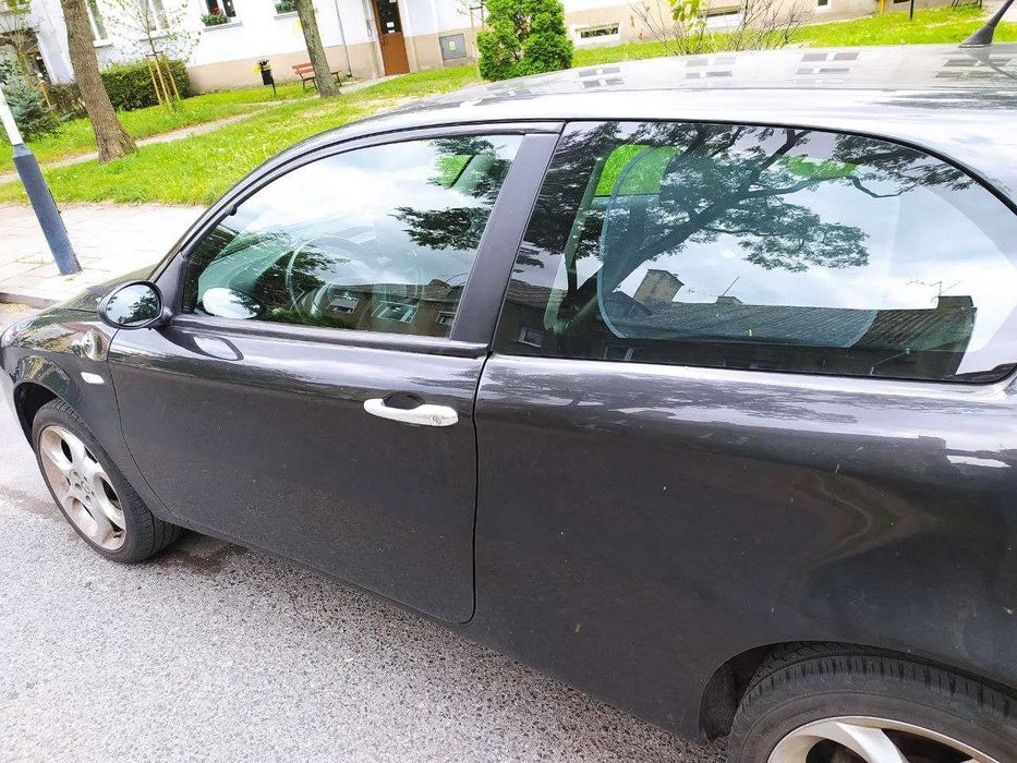 Alfa Romeo 147 2.0 benzyna 2005 rok