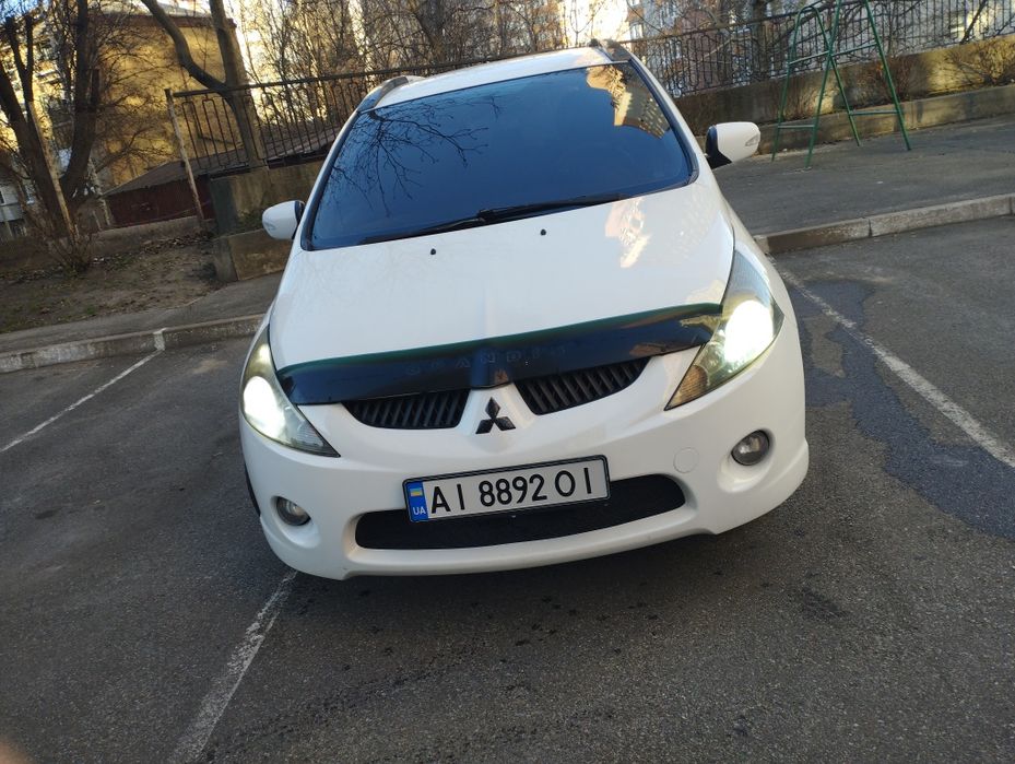 Продам мітсубісі Грандіс