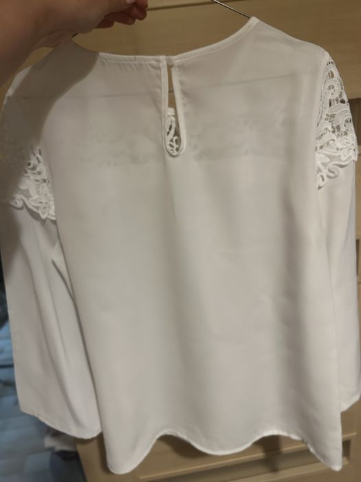 Biała bluzka z koronką Unika Paris