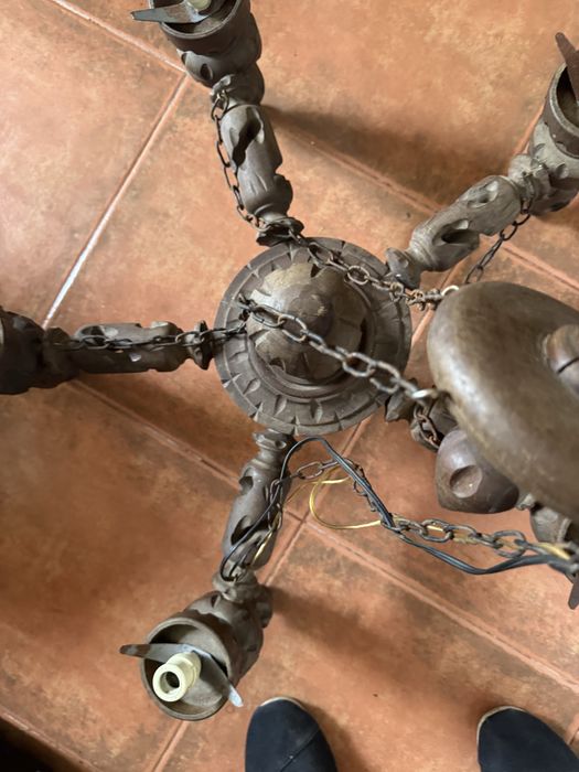 Candeerio de madeira trabalhado em talha