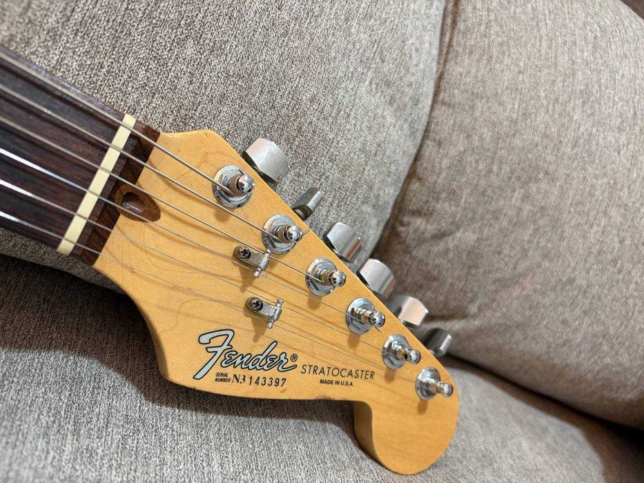 Guitarra Fender Stratocaster USA - Standard
