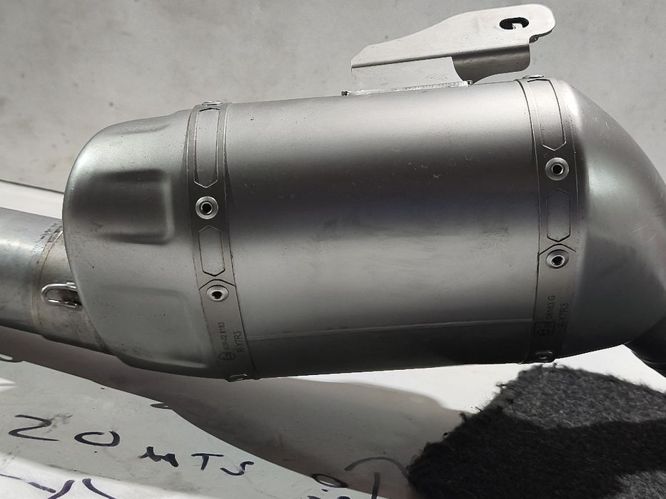 Ackrapovic  Yamaha R7 / MT 07