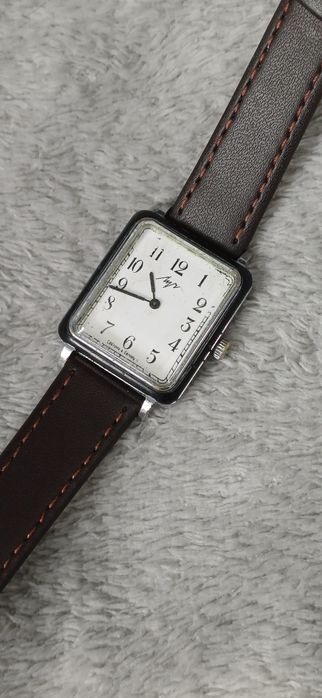 Zegarek vintage Lucz kostka sprawny