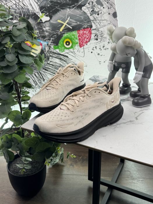 Кросівки Hoka Clifton 9 43 розмір Е8582