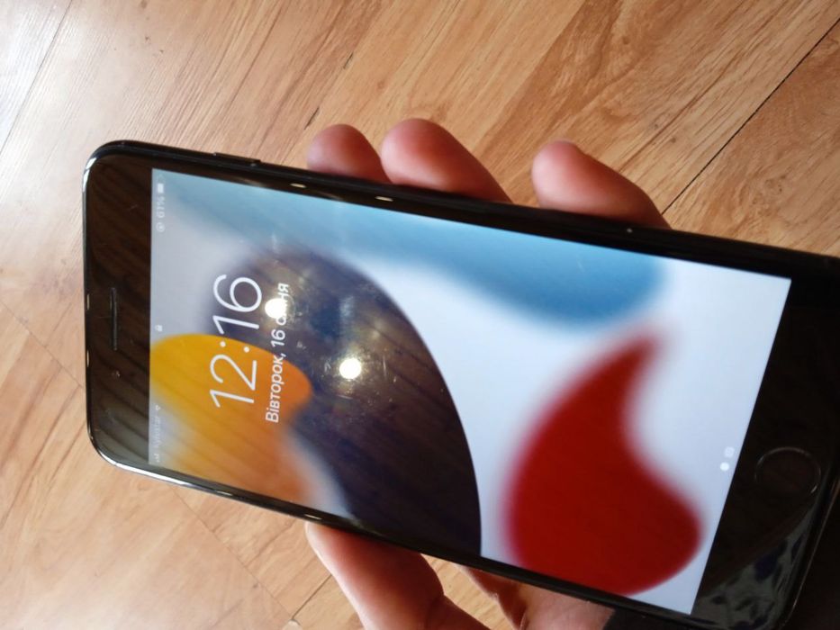 iPhone 7+ 128 gb АКБ 100 %