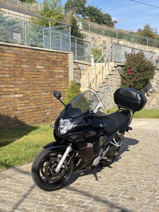 GSX 650 F Suzuki [25kw de livrete] Akrapovic
