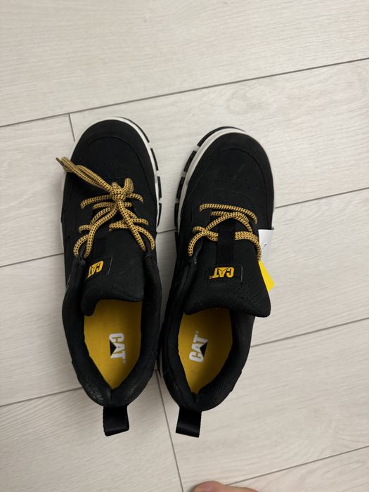 Взуття CAT caterpillar