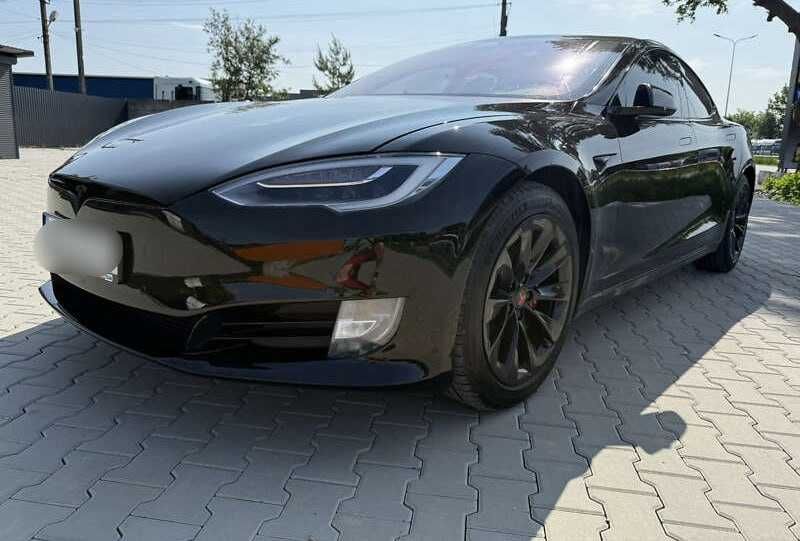 Tesla Model S 2019