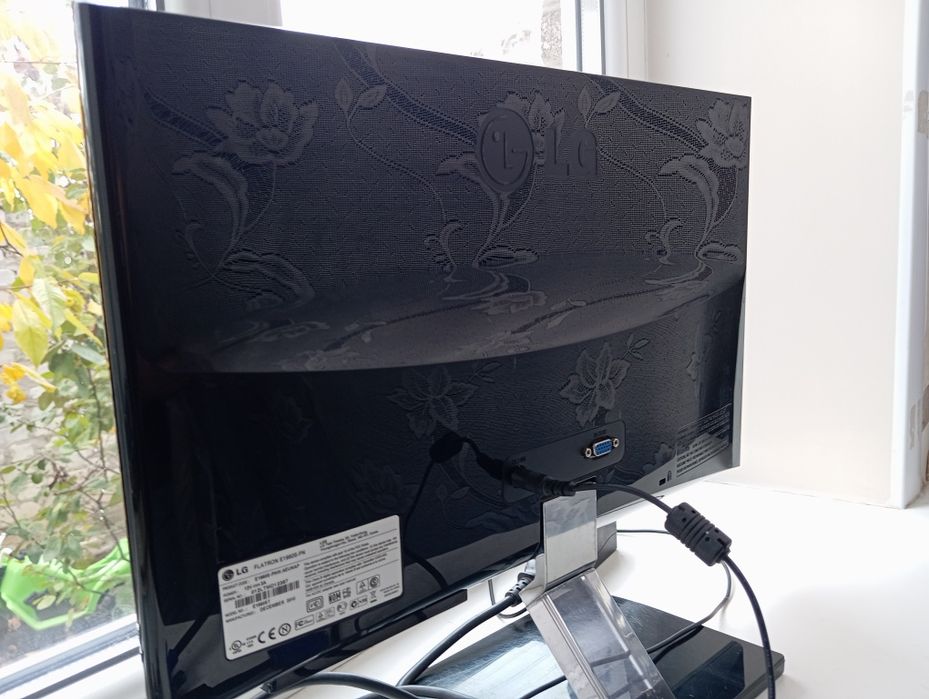 Монитор LG flatiron