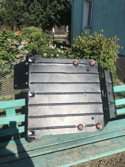 Защита мотора залізна на Мерседес 245 в170