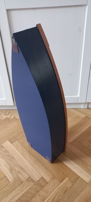 Marynistyczna półka ścienna