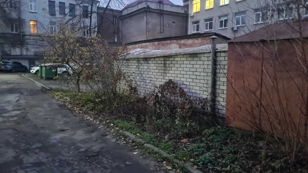Гараж в центрі міста Дніпро. Проспект Яворницького 32