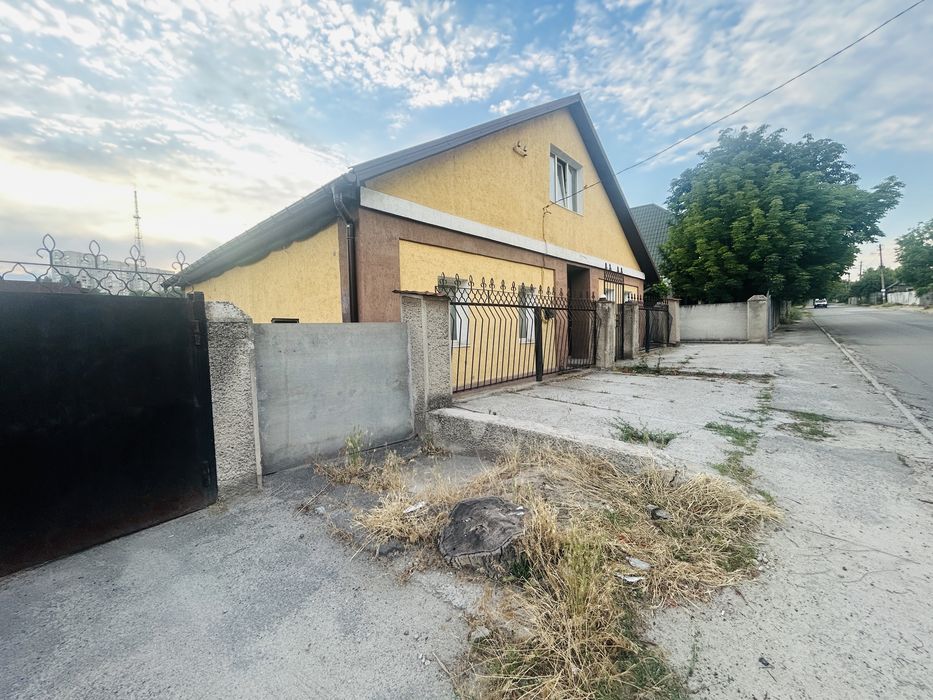 Продам дом центр города 133к.в