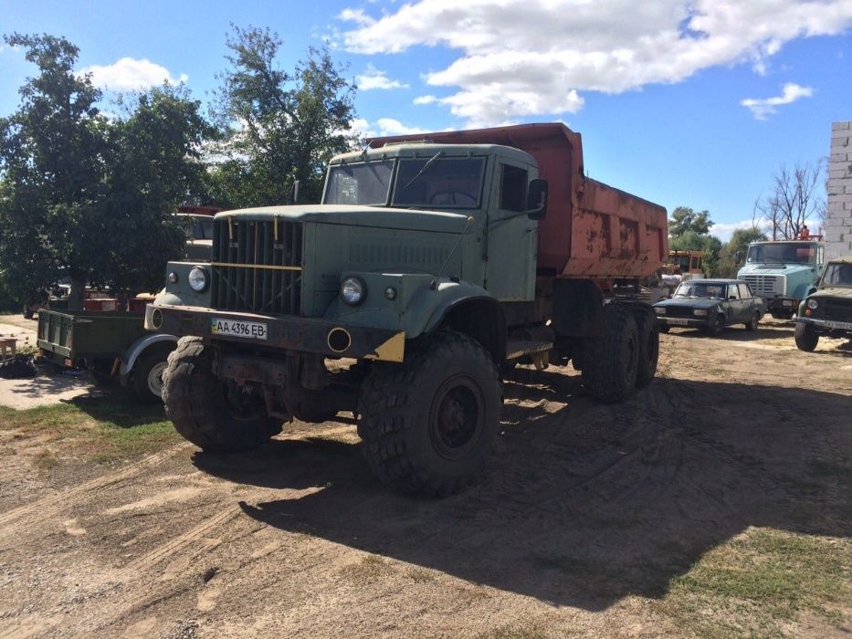 Очищення старої штукатурки, стяжки, шпалери, демонтаж даху