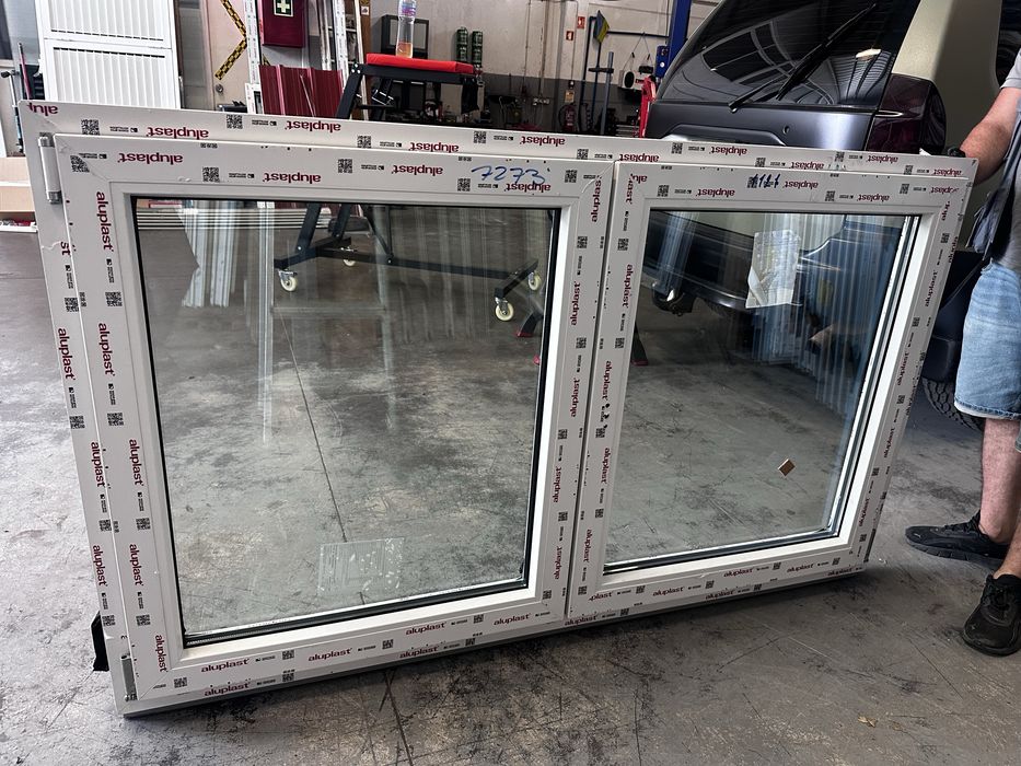 Janela PVC oscilobatente aluminio/branco 168L/99,5A
