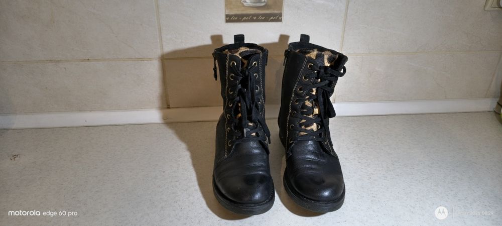 Skórzane botki Lasocki Riders Boots z panterką, rozmiar 38
