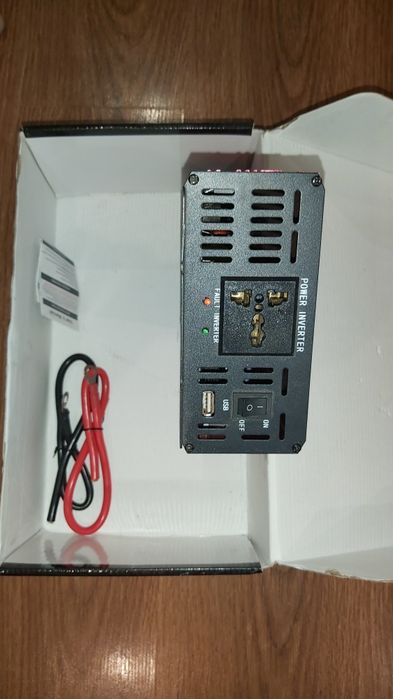 Інвертер 12-220V перетворювач напруги з 12 вольт в 220 вольт