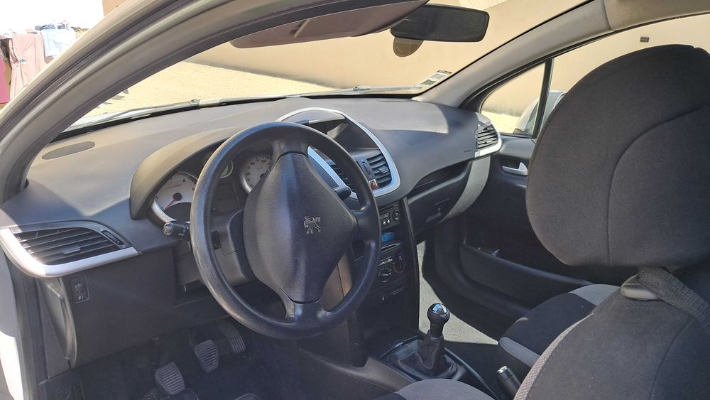Vendo peugeot 207 van. 2 lugares (negociável)