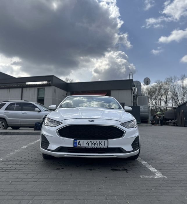 Оренда прокат таксі форд фьюжен гібрид ford fusion 2020 рік сдаю