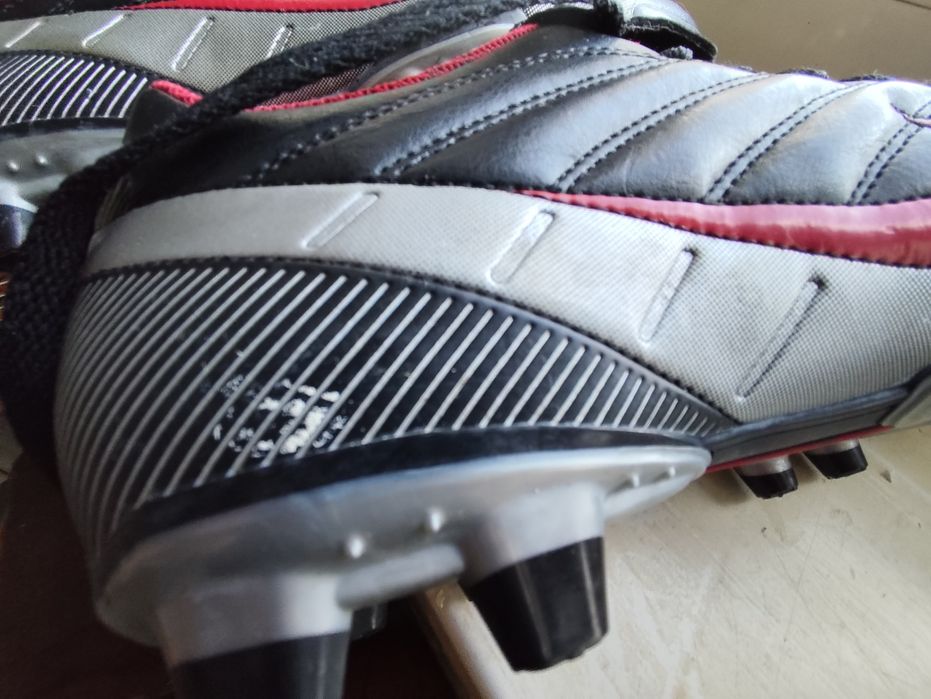Sprzedam buty  korki