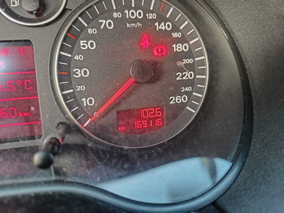 Audi A3 1.6 115cv