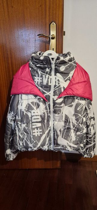 Casaco curto da marca VDR