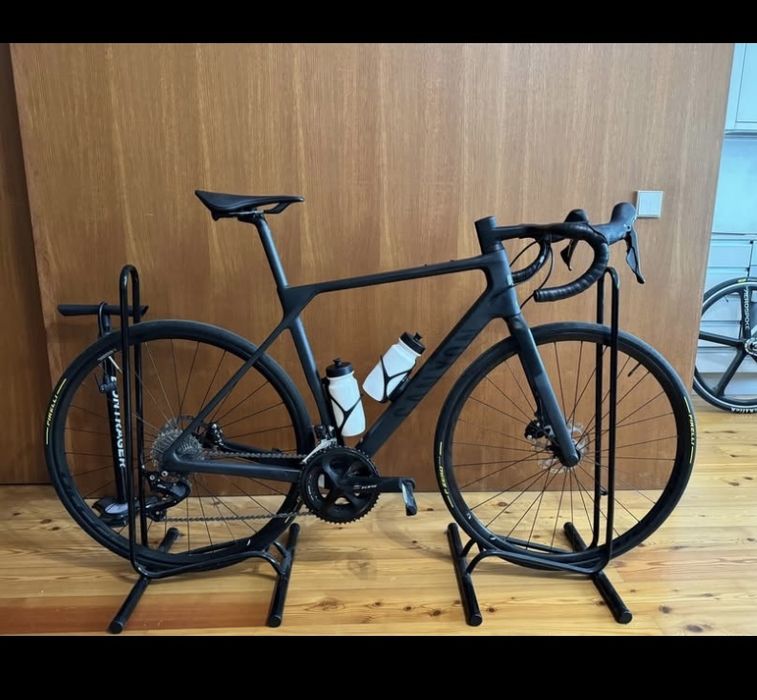 Bicicleta de estrada canyon