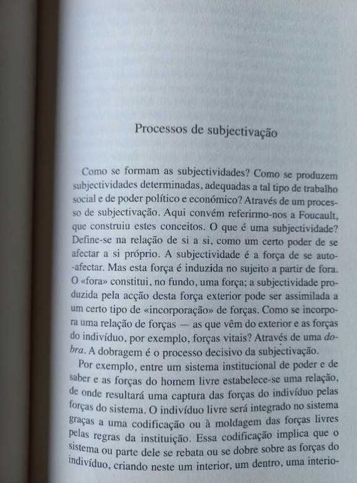 Em Busca da Identidade; O Desnorte - José Gil