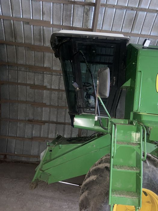 Комбайн Jhon Deere 1055