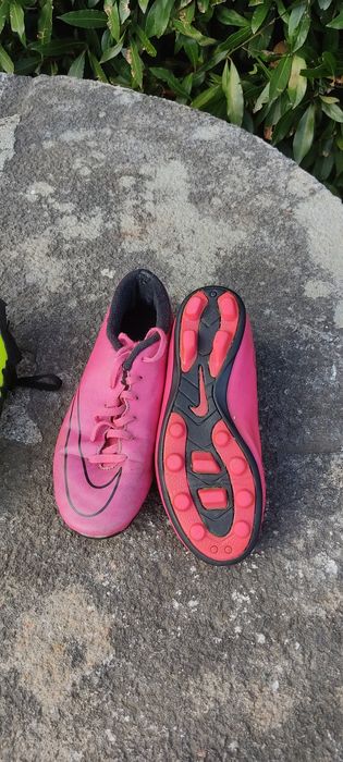 Chuteiras Nike e adidas