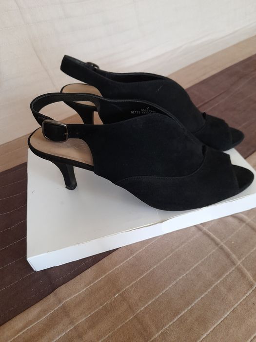 Sandały zamszowe czarne roz 7 Footglove