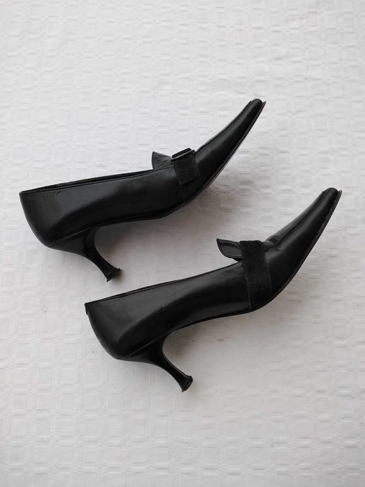 Sapatos Pretos de Pele