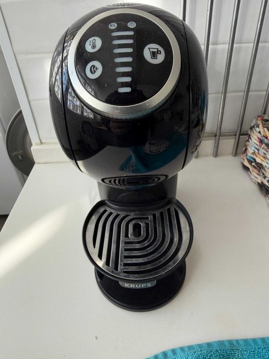 Máquina de Café KRUPS Dolce Gusto Genio S Plus KP3408P16 Preto