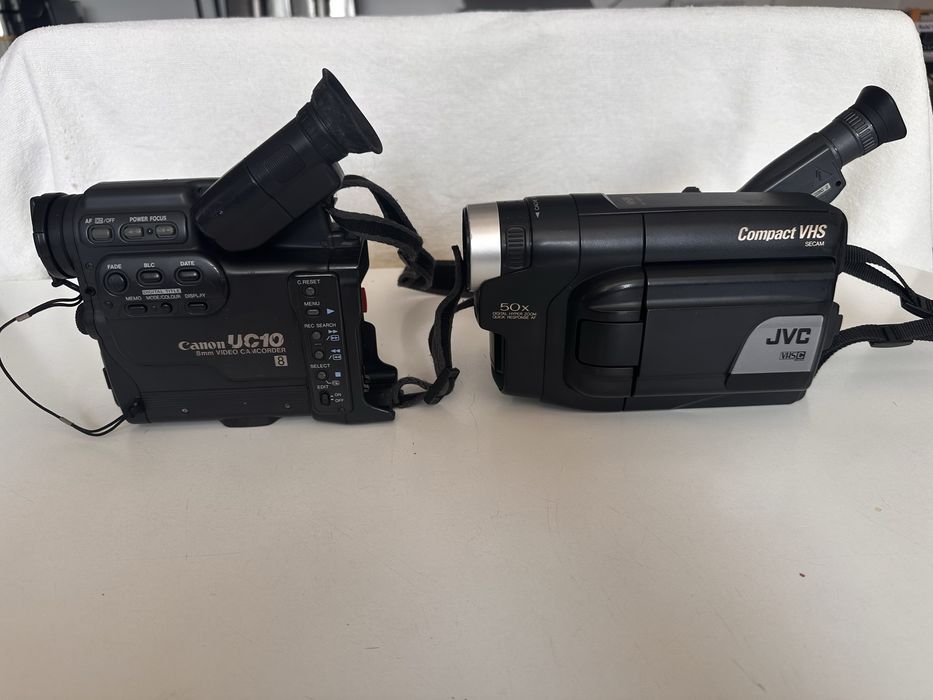 VHS-C and 8mm Video Camera64283895770753122