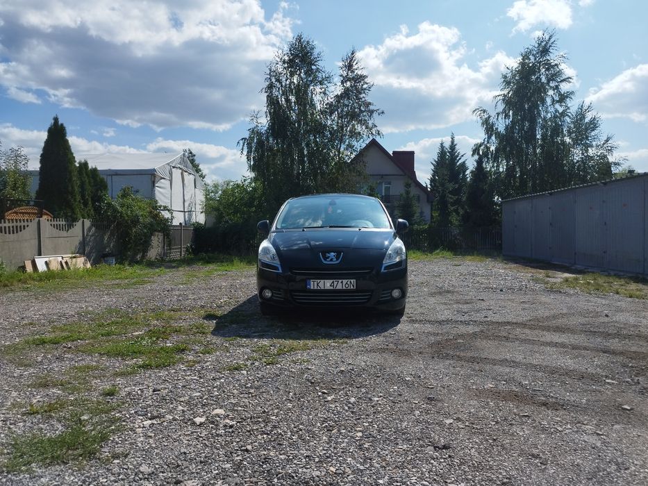 Peugeot 5008 rok 2011