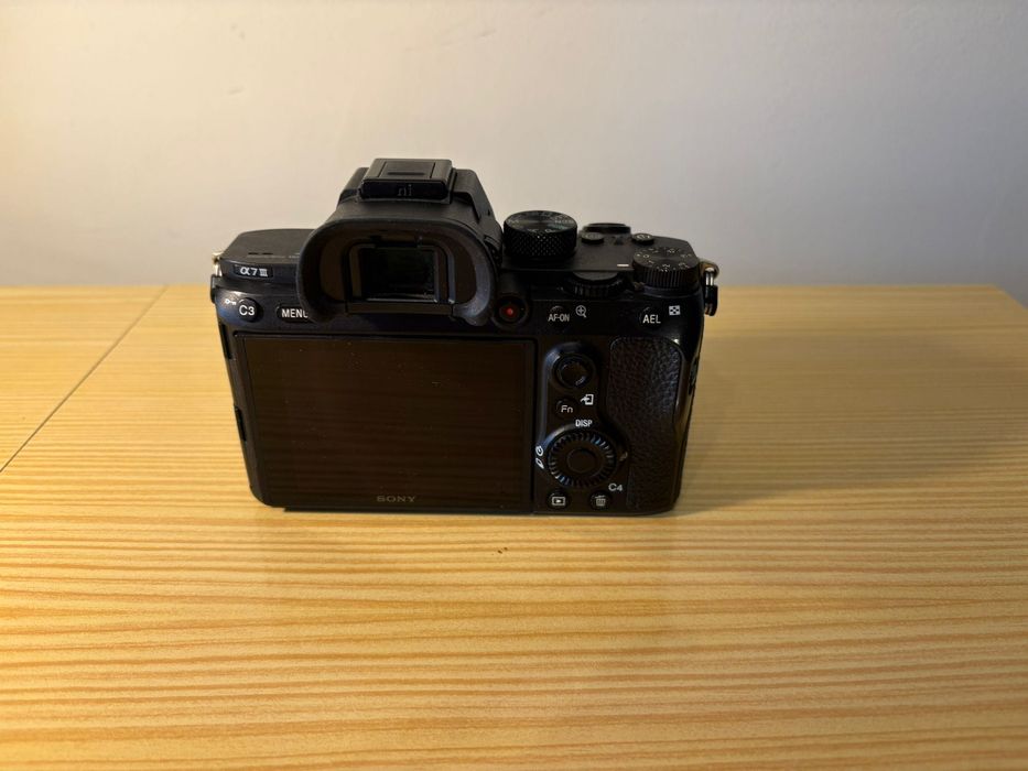 Sony Alpha 7III + acessórios - 13802 disparos