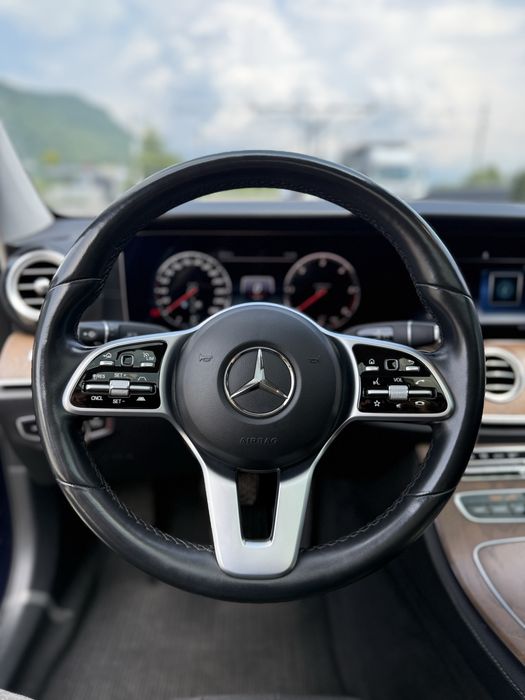 Mercedes-Benz E220, W213