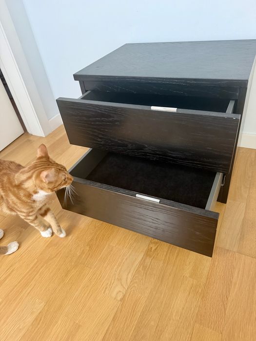 Mesa de cabeceira em madeira