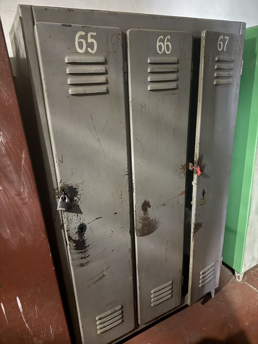 Ящики раздевалка, шкаф металлический для одежды тройной СССР