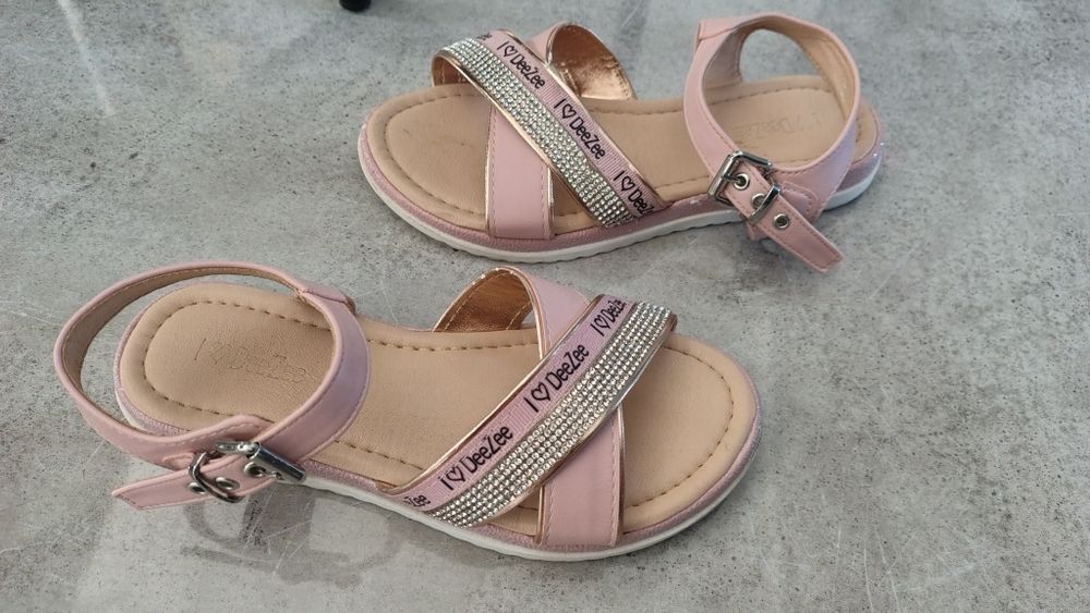 Nowe sandałki DeeZee 34