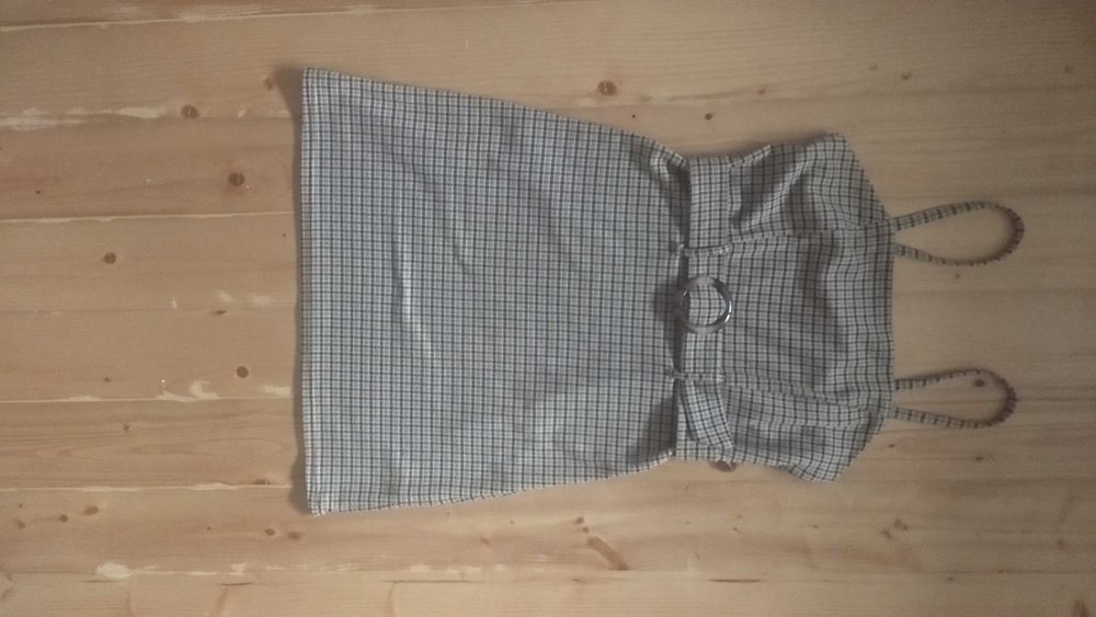 sukienka mini w kratkę z paskiem
