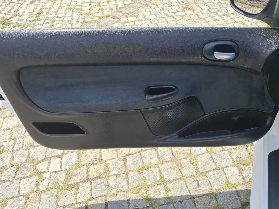 Peugeot 206 Gasolina Com A/C Estofos em Pele