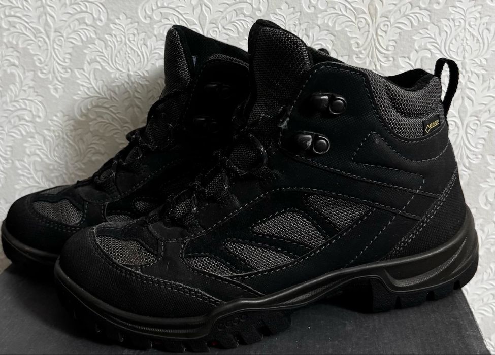 Ботинки ecco  37