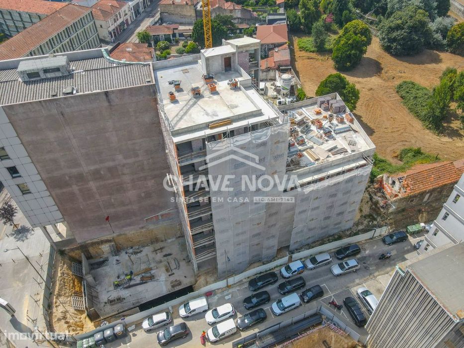 Loja Nova c/ 120m2 em Mafamude (Centro de Gaia)